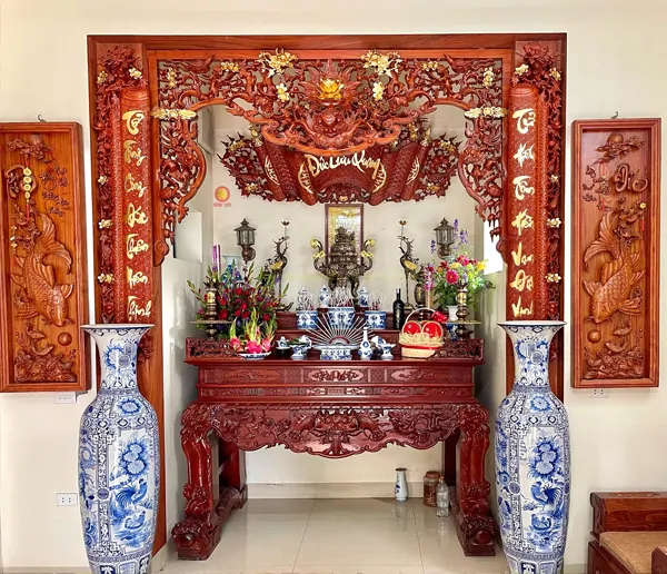 Đồ trang trí bàn thờ