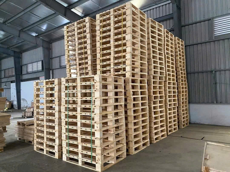 Pallet gỗ 4 hướng nâng