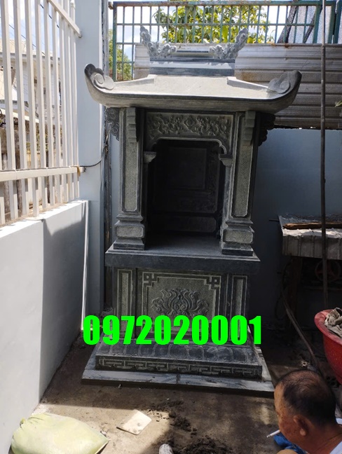 Am thờ đá ngoài trời