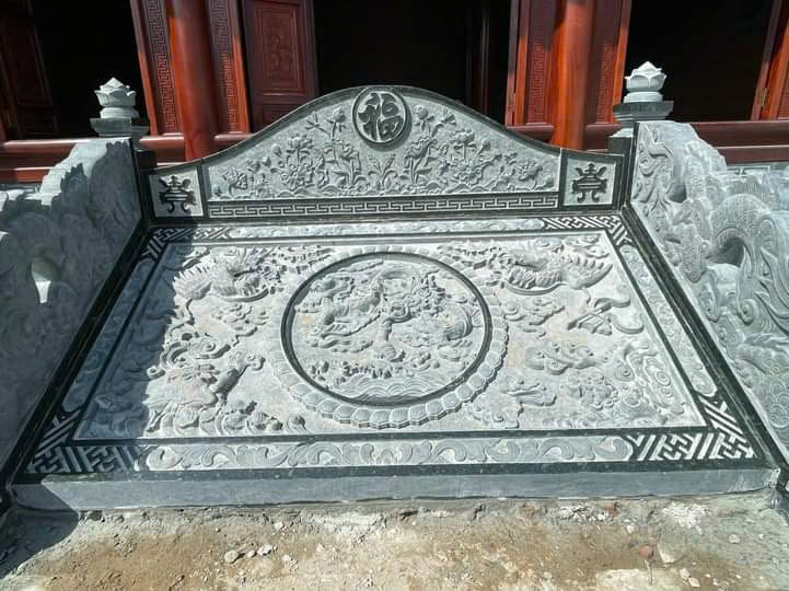Cuốn thư đá
