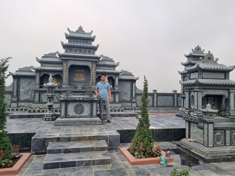 Khu lăng mộ đá