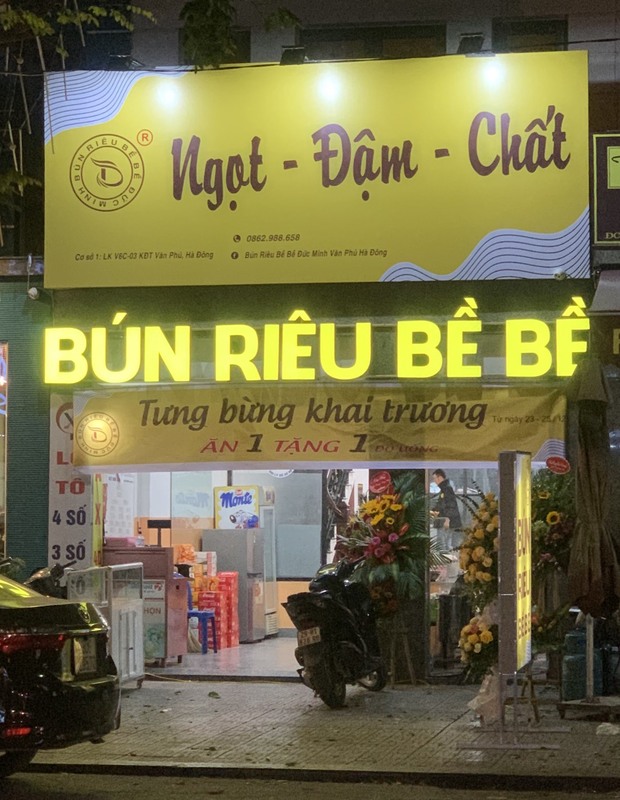 Biển chữ nổi Mica Led sáng mặt