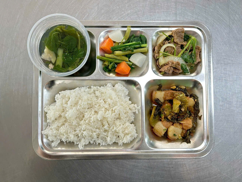 Suất ăn công nghiệp
