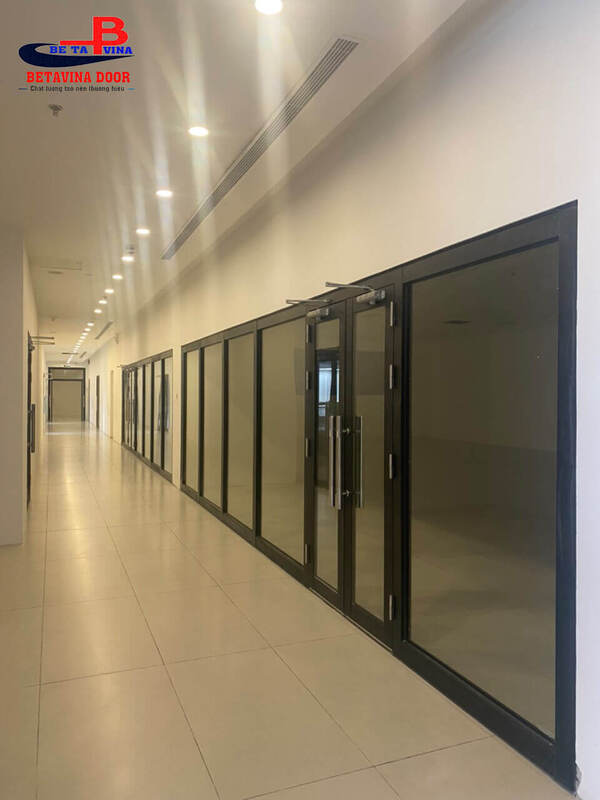 Cửa kính chống cháy Betavina M02