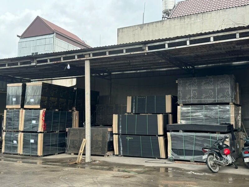 Ván ép phủ phim chịu nước 1200x2440x18mm