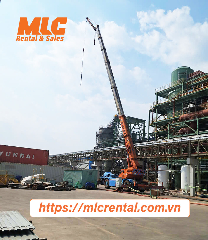 Cho thuê xe cẩu bánh lốp 65 tấn