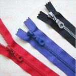 Dây kéo Plastic