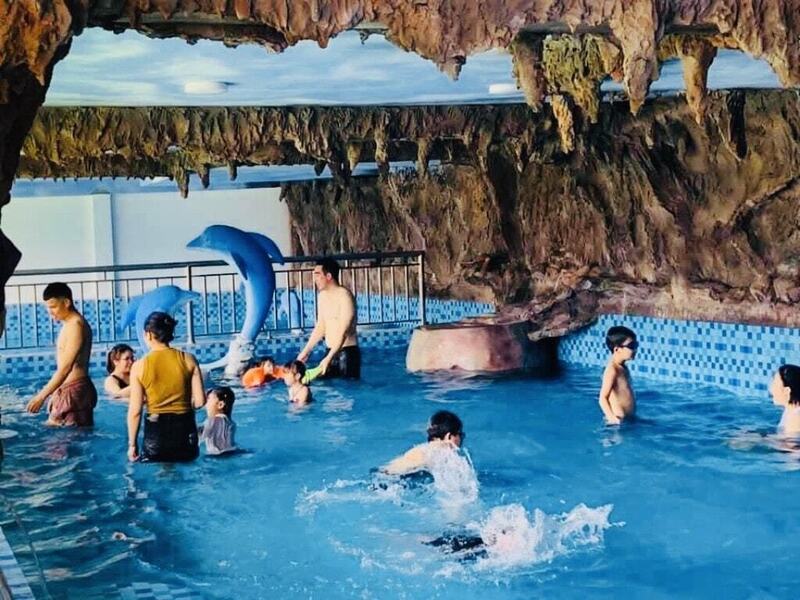 Tắm bể bơi