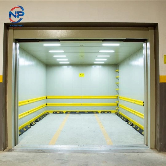 Thang máy tải hàng