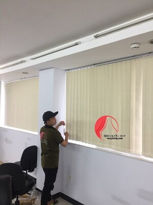 Rèm lá dọc văn phòng