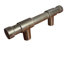 Tay nắm cửa
