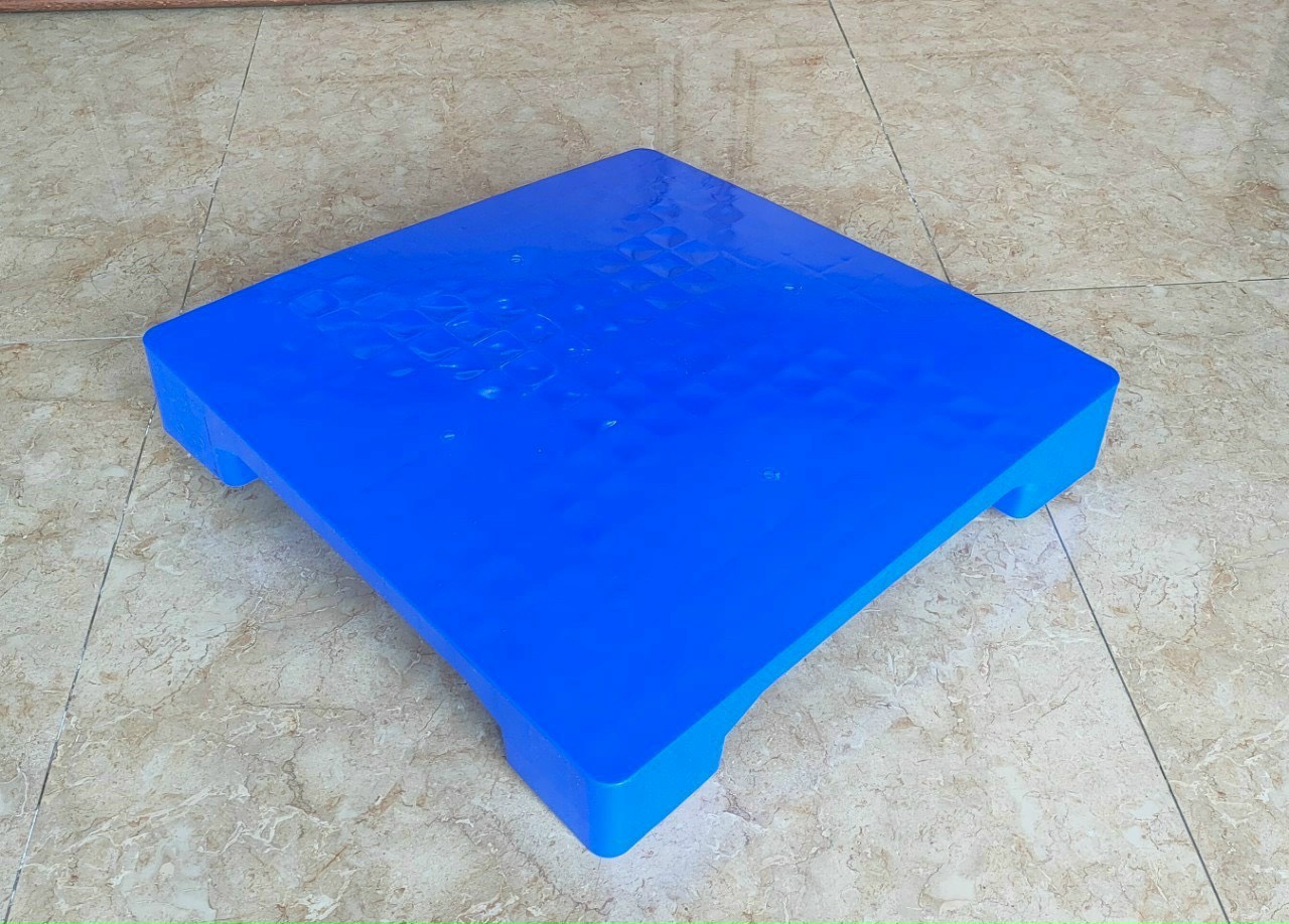 Pallet nhựa vuông