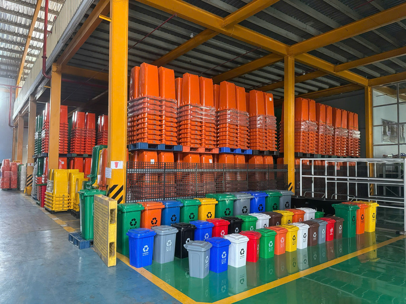Thùng rác nhựa