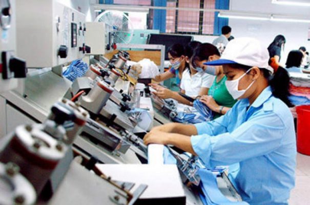 Cung ứng nhân lực sản xuất tay nghề