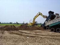 Thi công san lấp mặt bằng