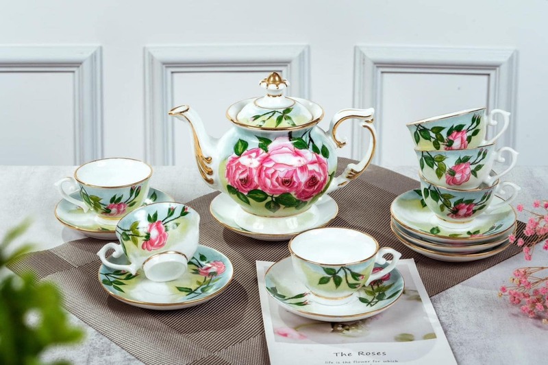 Bộ ấm chén trà gốm sứ