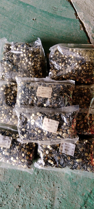 Phụ kiện nút cúc