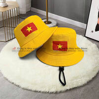 Nón tai bèo in cờ cho bé