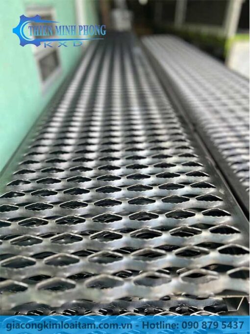 Sàn thao tác vệ sinh năng lượng mặt trời