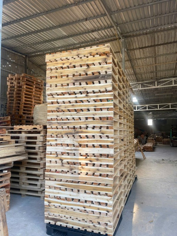 Pallet gỗ