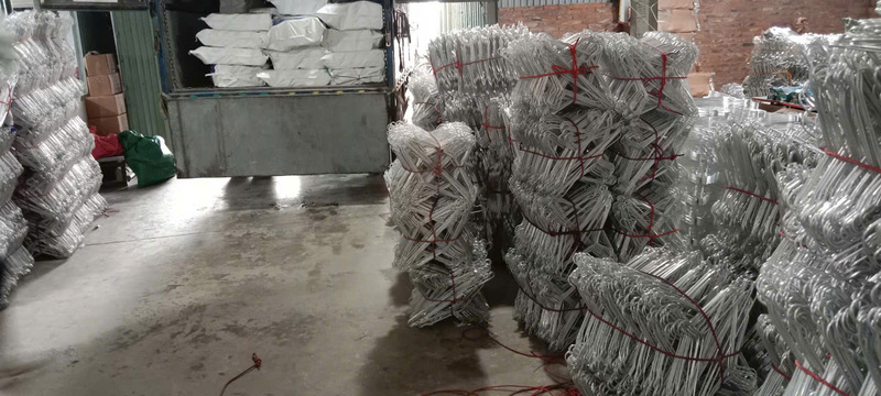 Vận chuyển hàng hóa bằng xe tải