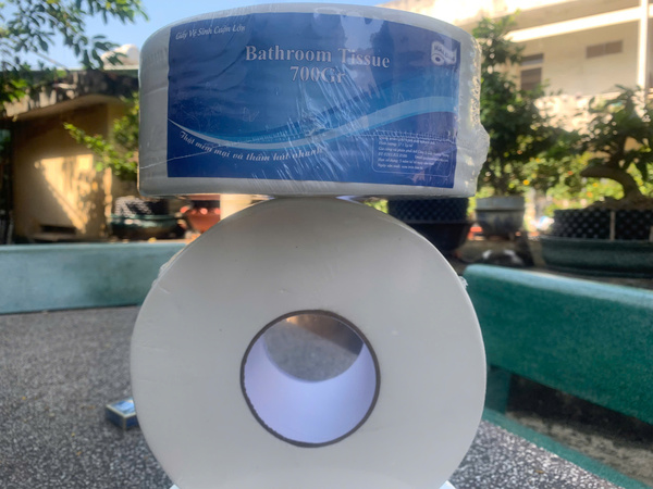 Giấy vệ sinh cuộn lớn 700gr
