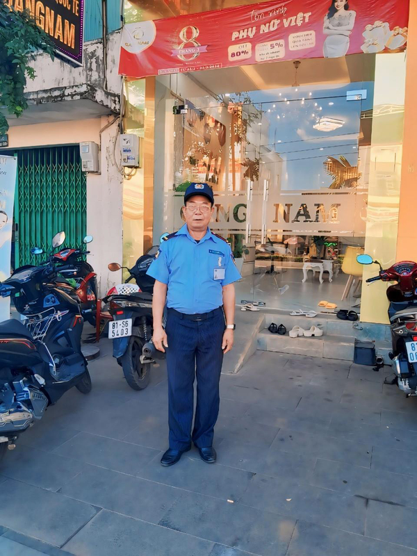 Dịch vụ bảo vệ cửa hàng