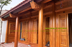 Nhà gỗ lim 3 gian 12 cột