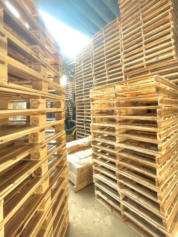 Pallet gỗ