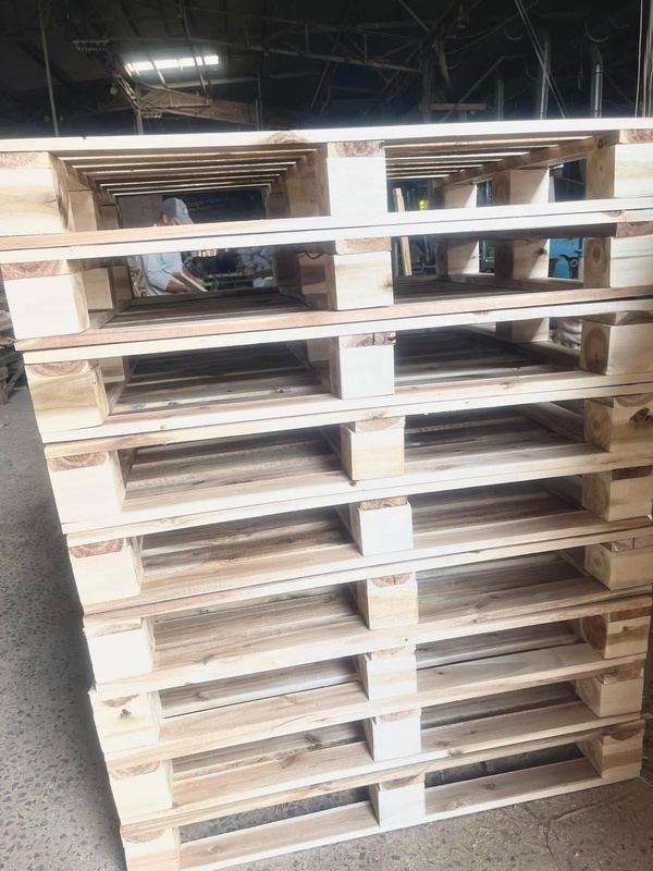 Pallet gỗ