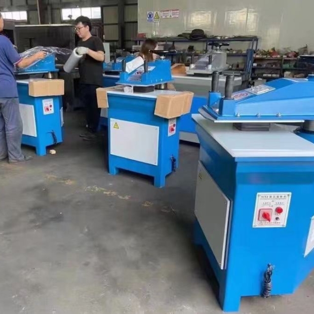 Máy dập cốc