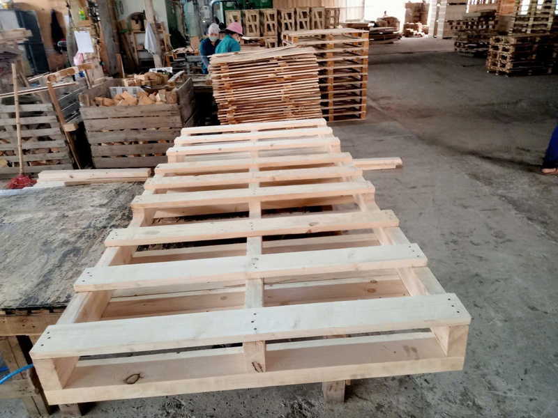 Pallet gỗ công nghiệp