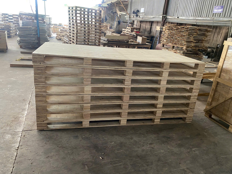 Pallet gỗ kho hàng